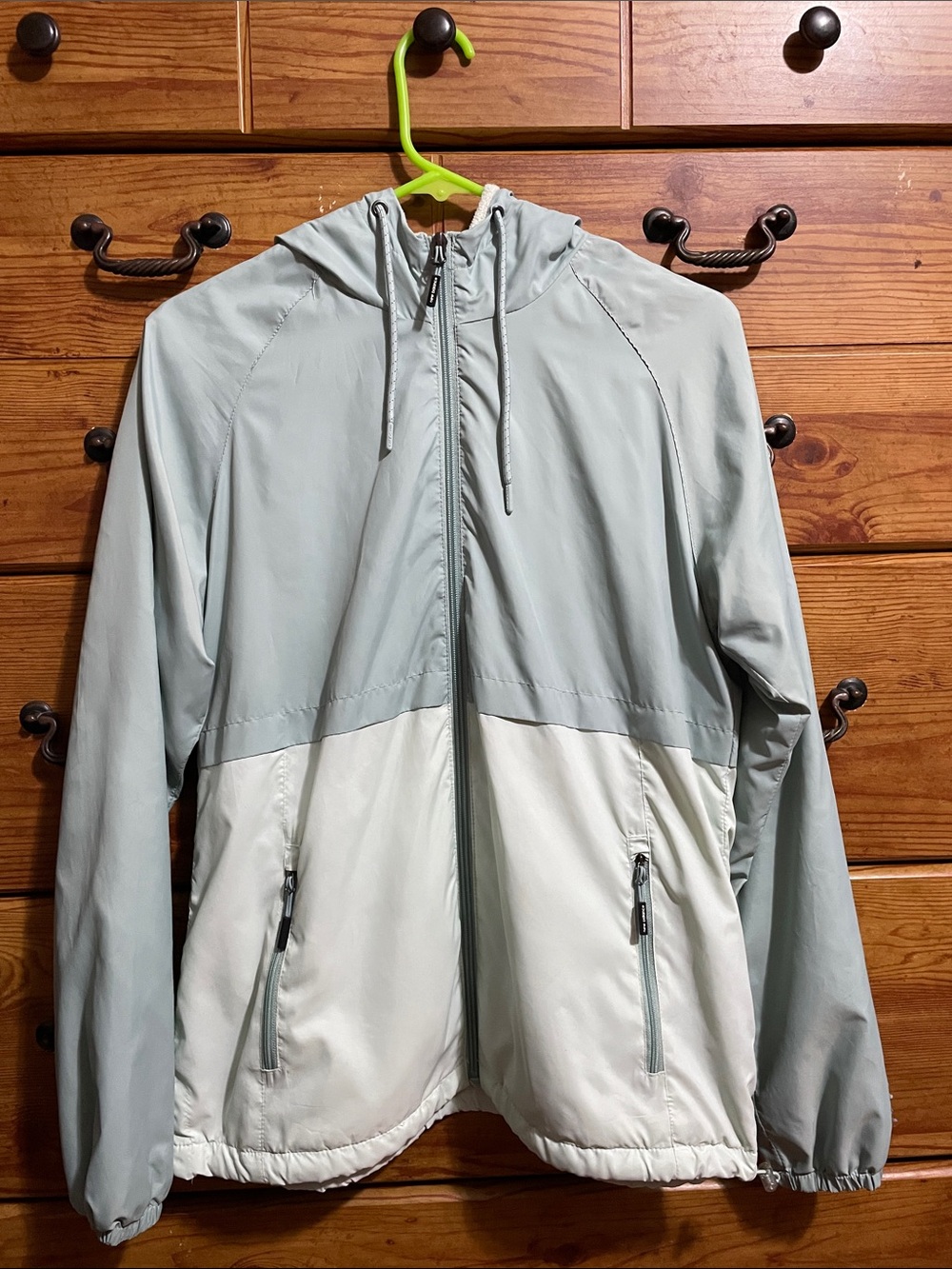 New Balance Women’s Light Green Two-Tone Windbreaker Jacket with Hood
